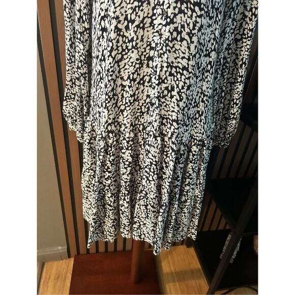 ZARA Claris Black White Print Swing Dress Long Sleeve V Neck Tiered Mini Small - Picture 3 of 6